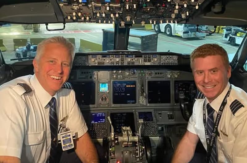 B737 First Officer Rory realized flying was the career for him through Aviate
